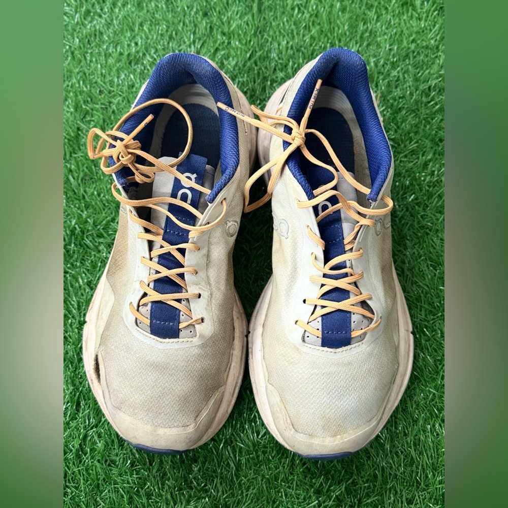 On Running‎ Women’s Shoes Size 9